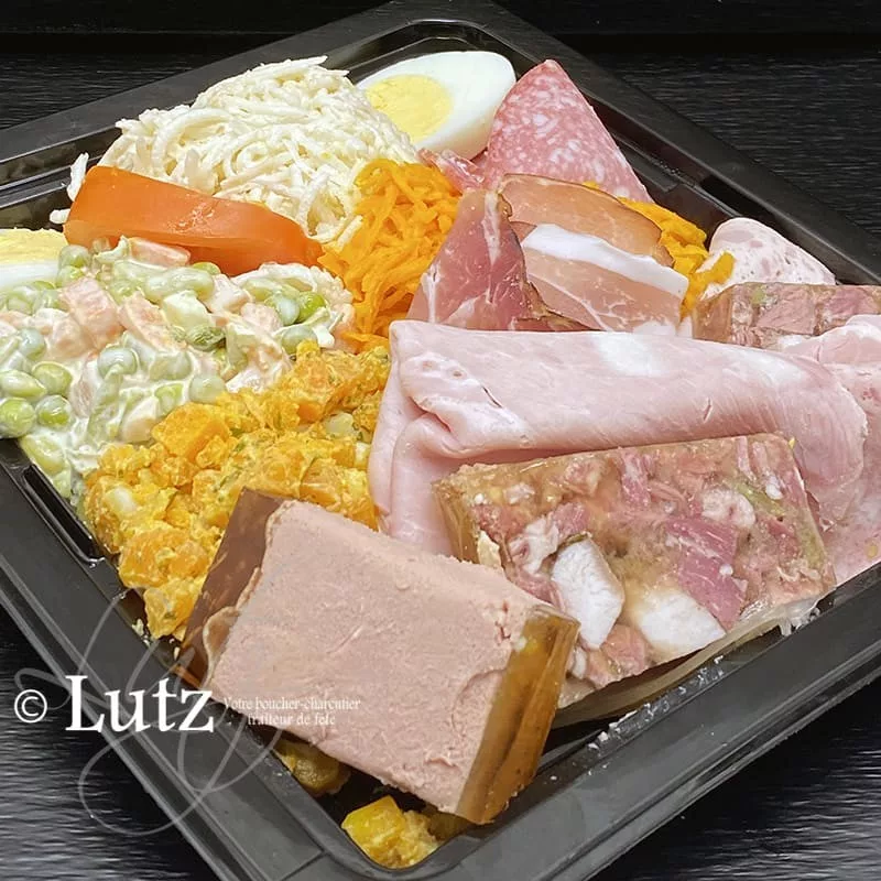 Assiette de charcuteries garnie