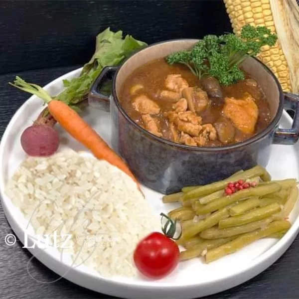 Emincé de volaille à la crème et riz